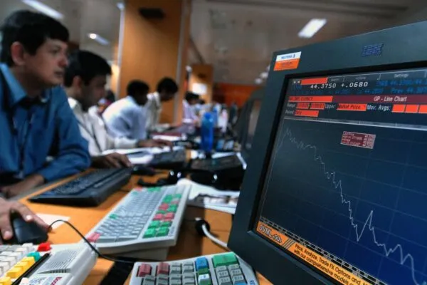 Nifty 50, Sensex back in red despite RBI repo rate cut as tariff-led turmoil weighs; IT stocks hit hard 2 0 71270117 BSE DC 11135602H232491 1 0 1681410792362 1744194508508