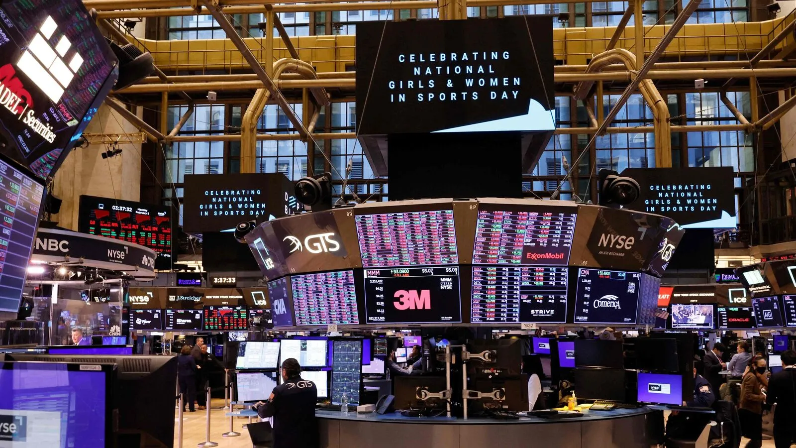 US DOW JONES INDUSTRIAL AVERAGE DROPS OVER 250 POI 1707230156570 1744287508336
