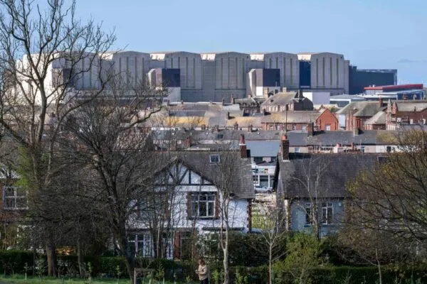 Can More Military Spending Revive an Economy? This British Town Hopes So. 11biz Uk Defense 04 Lhwv FacebookJumbo