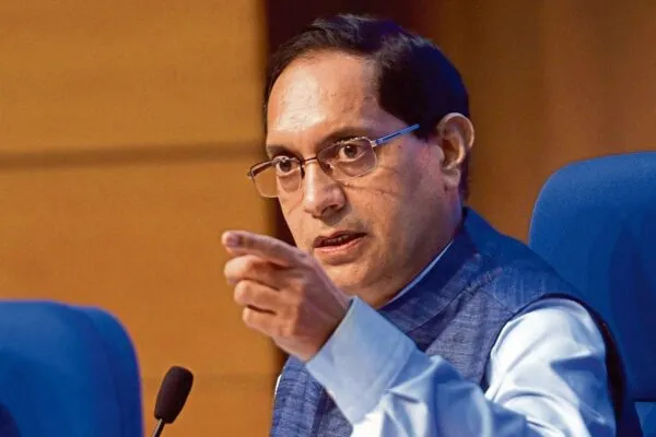 SEBI Chief rules out aptitude test for retail traders in F&O: ‘Sufficient checks, balances in place to tackle fraud’ 591540 Tuhin Kanta 0 1746095225196 1746095225494
