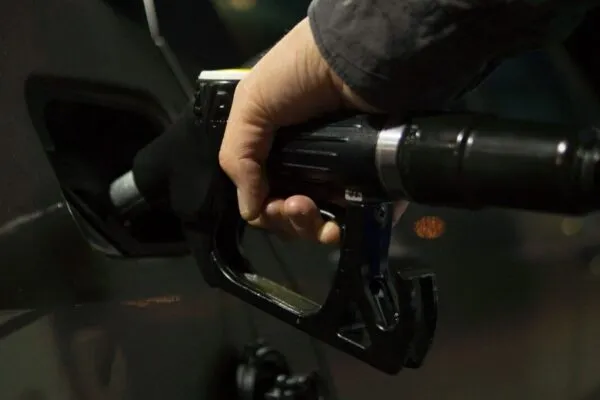 IOC vs BPCL vs HPCL: Which oil PSU stock to buy after Q4 results, falling crude prices? OMcs 1746778495963 1746778496143
