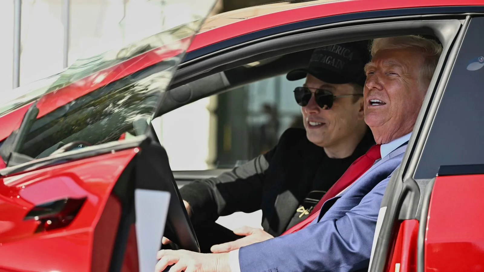 Musk Trump 0 1748870642878 1749176639862