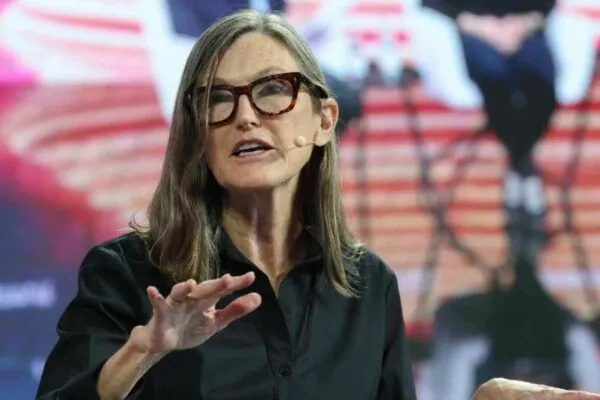 Musk is ‘dialing back’ on conflict with Trump under regulatory threat, says ARK CEO Cathie Wood Im 97004916 1749380014349 1749380127566